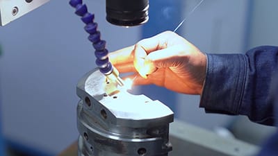 Usinagem de Precisão e Fabricação Interna