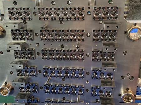 Moldes de Injeção para Pré-formas PET