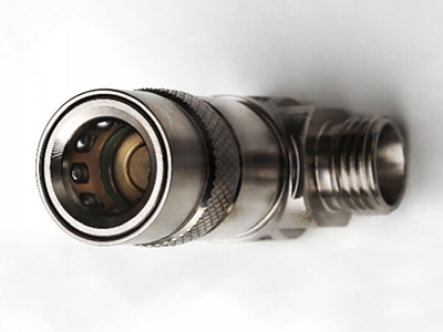 Bent male connector (90°)